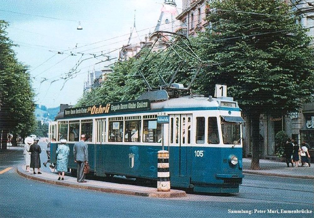 Tram am Schwanenplatz mit Oehrli Werbung
